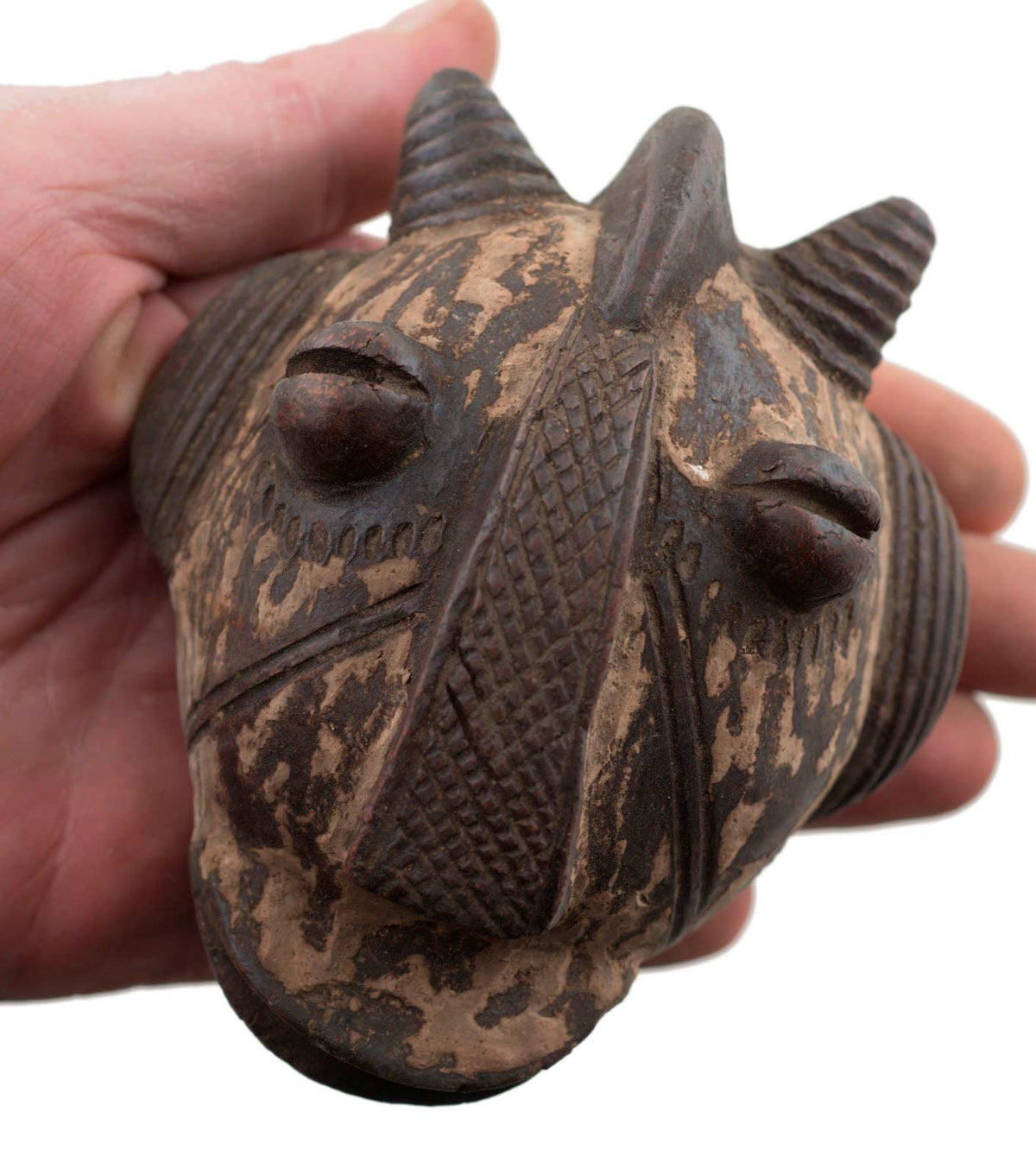 Masquette africaine votive Ibibio en terre cuite – masque passeport miniature