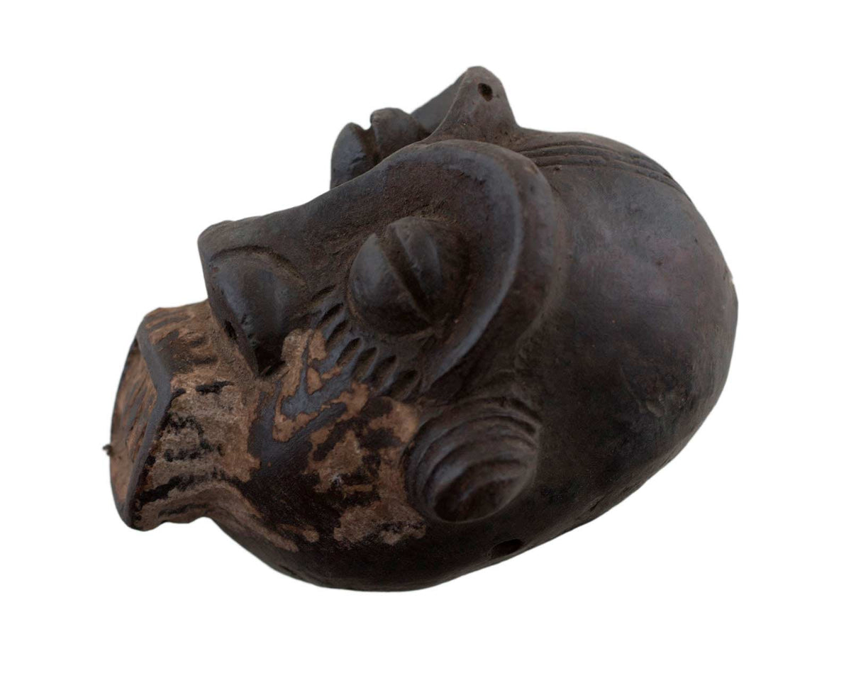 Masquette africaine votive Ibibio en terre cuite – masque passeport miniature