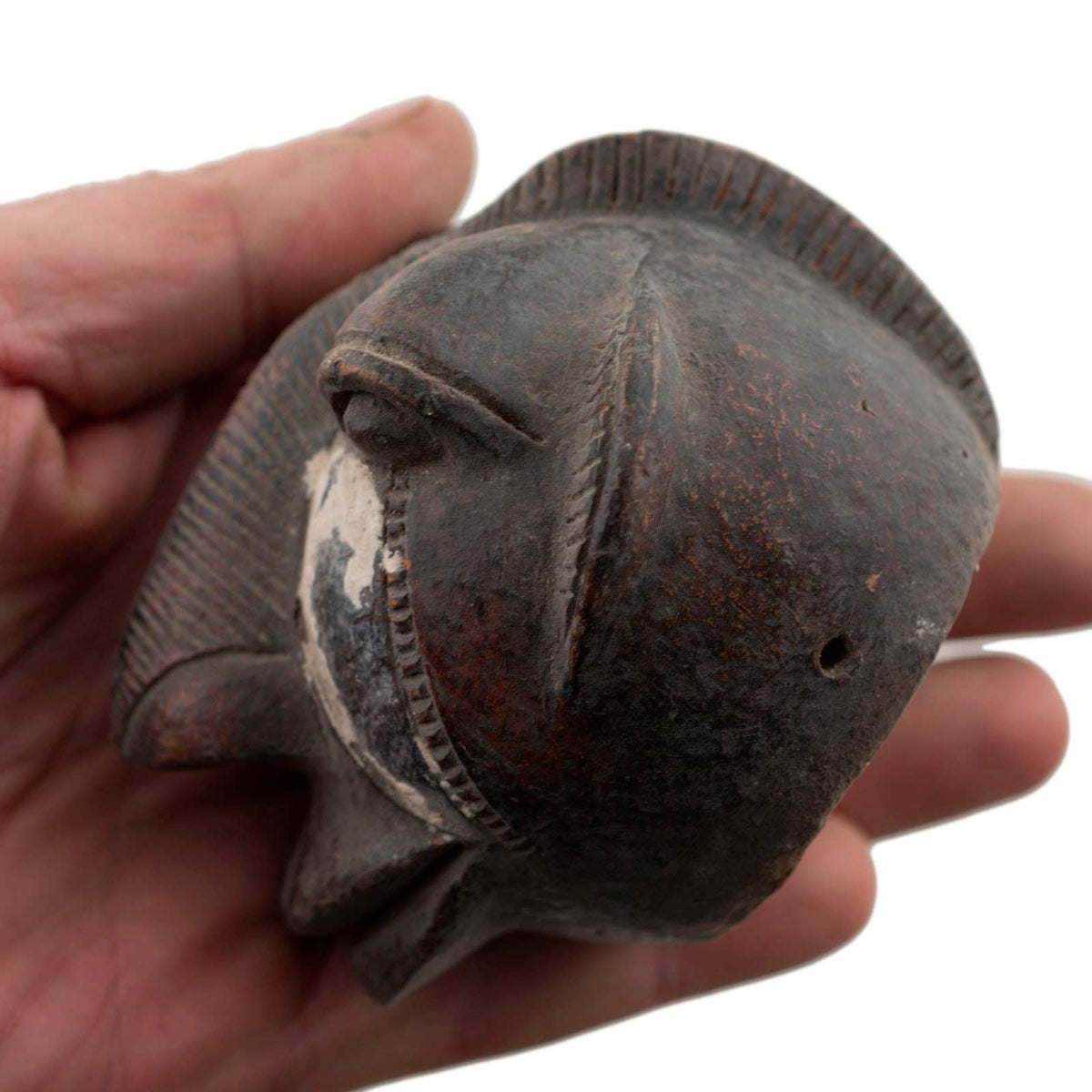 Masquette africaine votive Igbo en terre cuite – masque passeport miniature