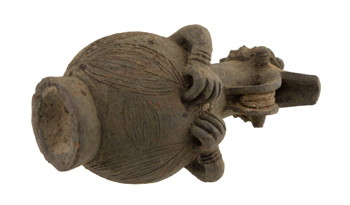 Jarre Mambila anthropozoomorphe en terre cuite – Cameroun