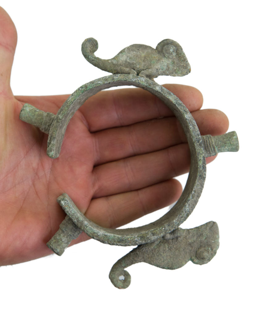 Bracelet africain Dogon – Manille en bronze et monnaie traditionnelle