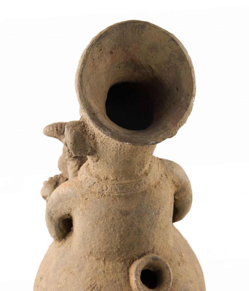Jarre Mangbetu anthropomorphe en terre cuite – Maternité, RDC