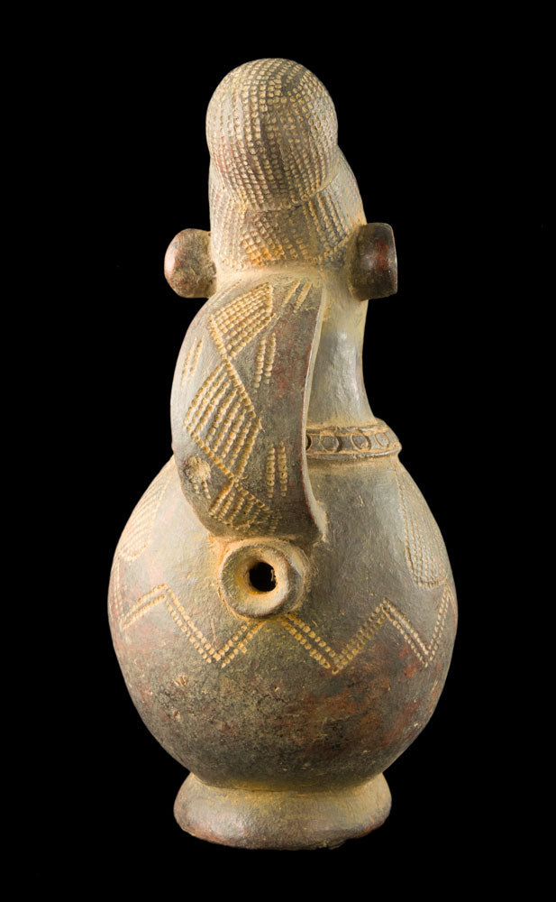 Jarre Mangbetu anthropomorphe en terre cuite – Maternité, RDC