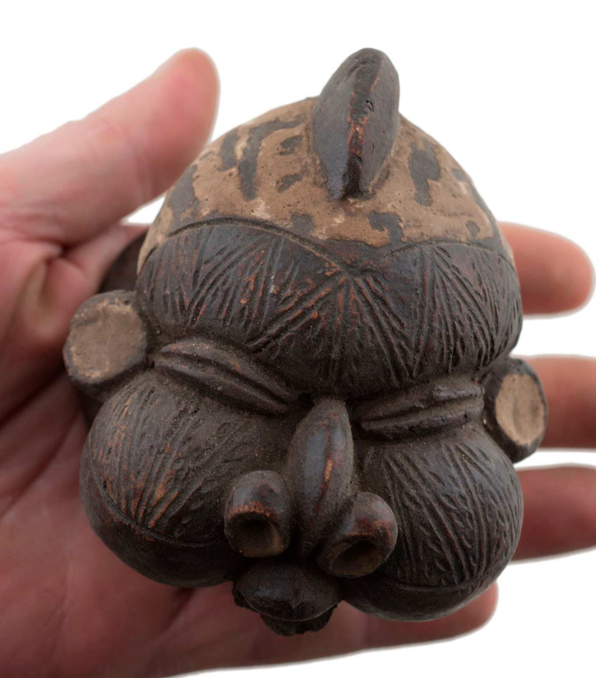 Masquette africaine votive Bamoun en terre cuite – masque passeport miniature