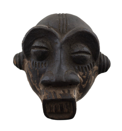 Masquette africaine votive Ibibio en terre cuite – masque passeport miniature