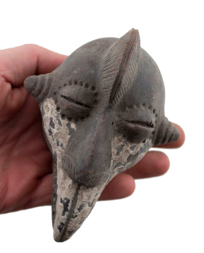 Masquette africaine votive Mahou Dan en terre cuite – masque passeport miniature