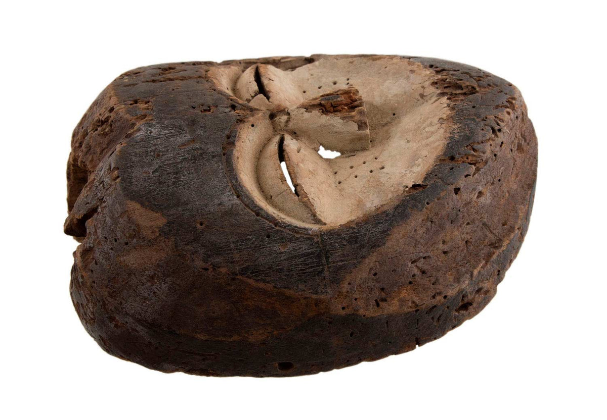 Masque africain Lega en bois et pigments – RDC