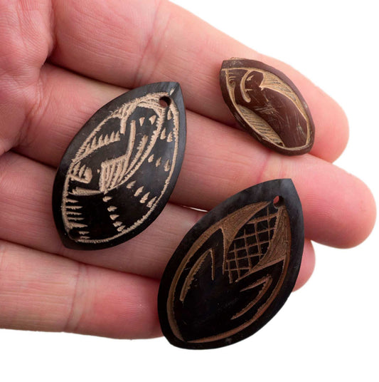 Lot de 3 jetons du jeu d’Abbia – Ewondo, Cameroun