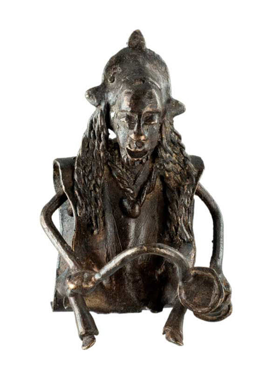 Statuette musicien joueur de calebasse en laiton – Art africain