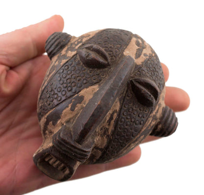 Masquette africaine votive en terre cuite – masque passeport miniature