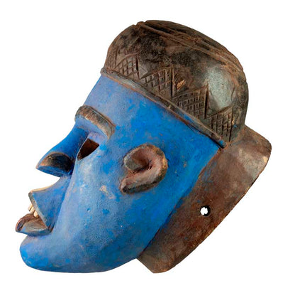 Masque Yombe Kongo polychrome en bois – 33 cm