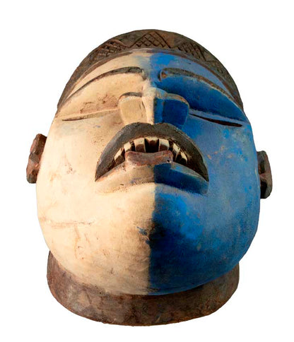 Masque Yombe Kongo polychrome en bois – 33 cm