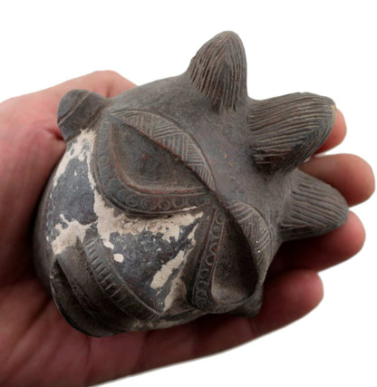 Masquette africaine votive Ibibio en terre cuite – masque passeport divinatoire