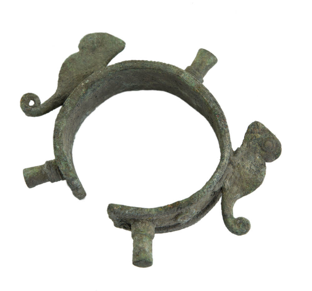 Bracelet africain Dogon – Manille en bronze et monnaie traditionnelle