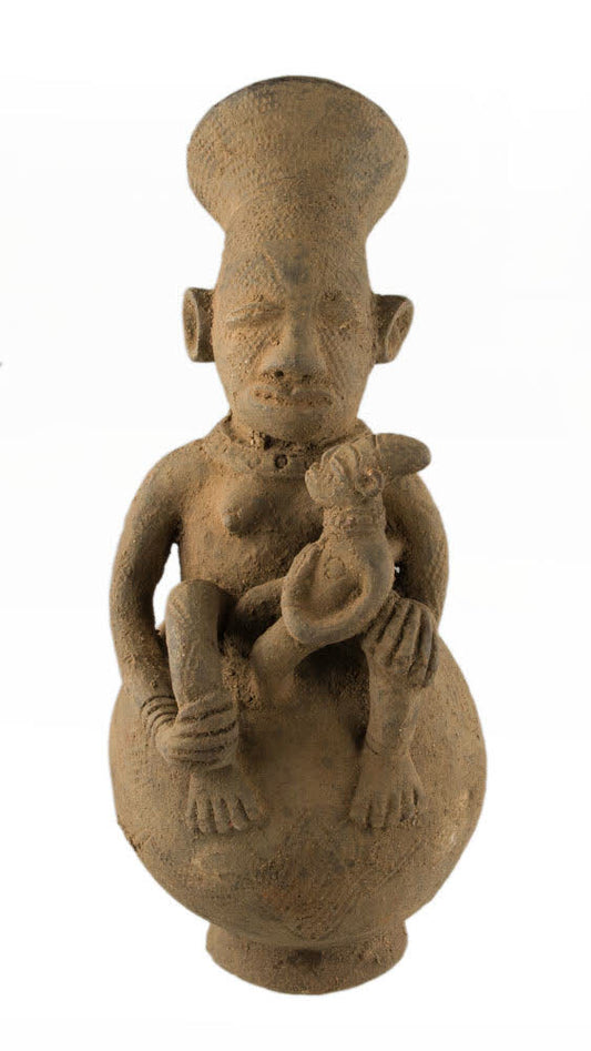 Jarre Mangbetu anthropomorphe en terre cuite – Maternité, RDC