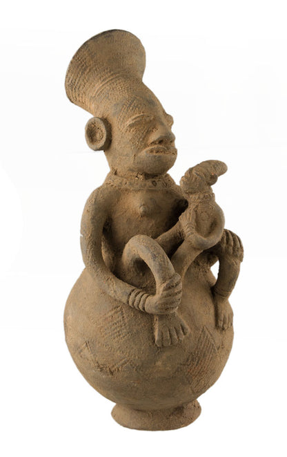 Jarre Mangbetu anthropomorphe en terre cuite – Maternité, RDC