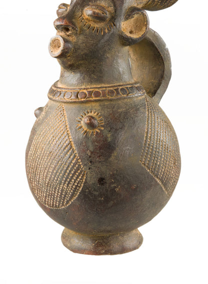 Jarre Mangbetu anthropomorphe en terre cuite – Maternité – République démocratique du Congo
