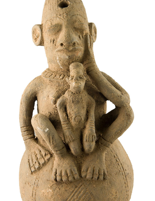 Jarre Mangbetu anthropomorphe en terre cuite – Maternité, RDC