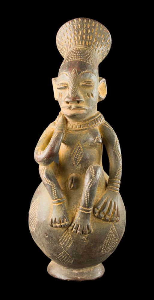 Jarre Mangbetu anthropomorphe en terre cuite – Maternité, RDC