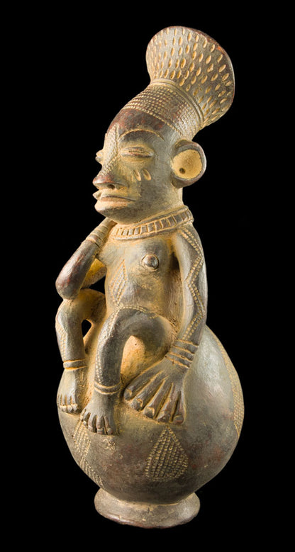 Jarre Mangbetu anthropomorphe en terre cuite – Maternité, RDC