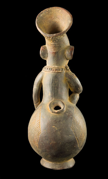 Jarre Mangbetu anthropomorphe en terre cuite – Maternité, RDC