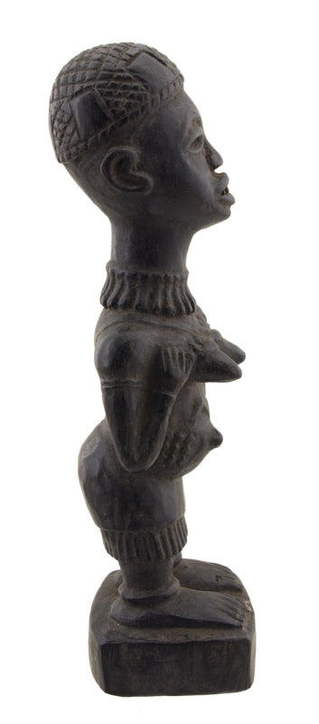 Statuette fétiche maternité Igbo – Sculpture africaine en bois patiné du Nigéria