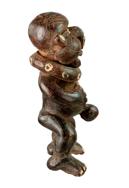 Statuette Tikar en terre cuite – Symbole de fécondité du Cameroun