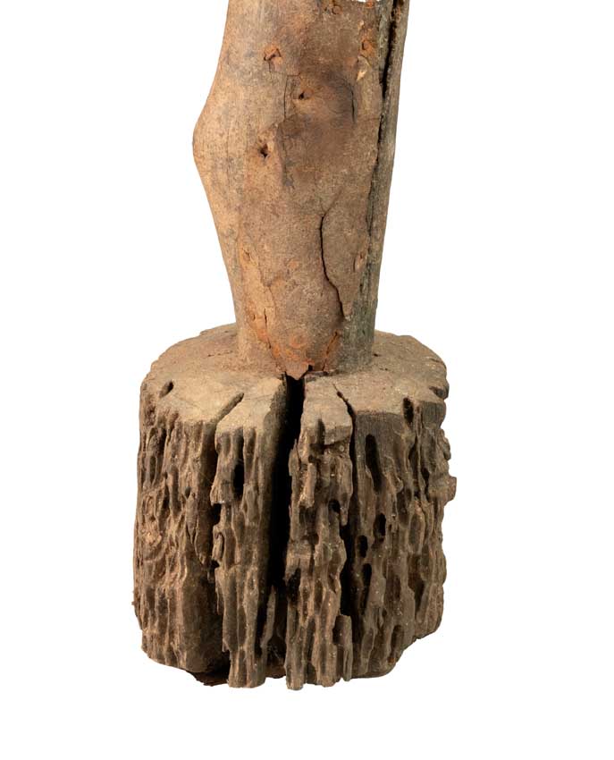 Statue africaine Eke – Poteau reliquaire en bois et métal 61 cm
