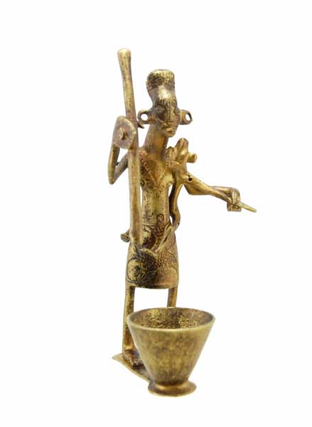 Statue africaine en bronze – Maternité, femme pilant le mil, Burkina Faso